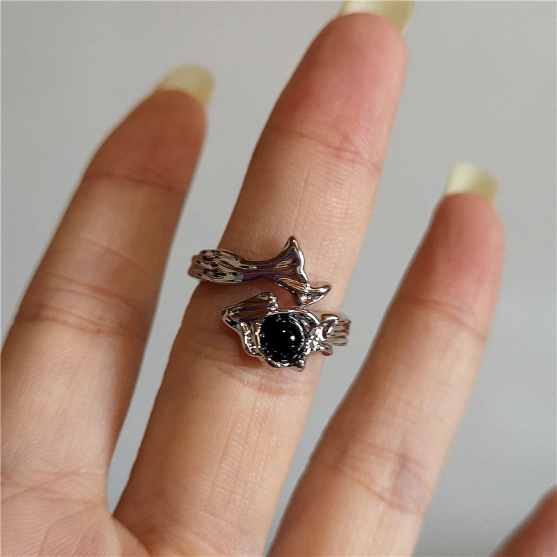 Thorn‑Kissed Rose Chaos Ring