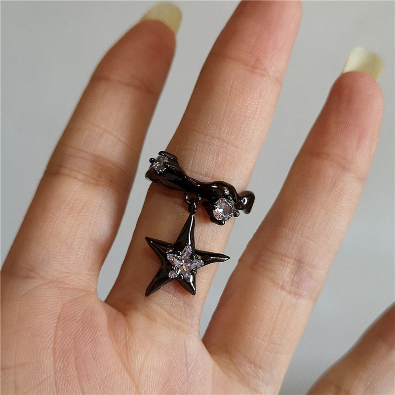 Thorn‑Kissed Rose Chaos Ring