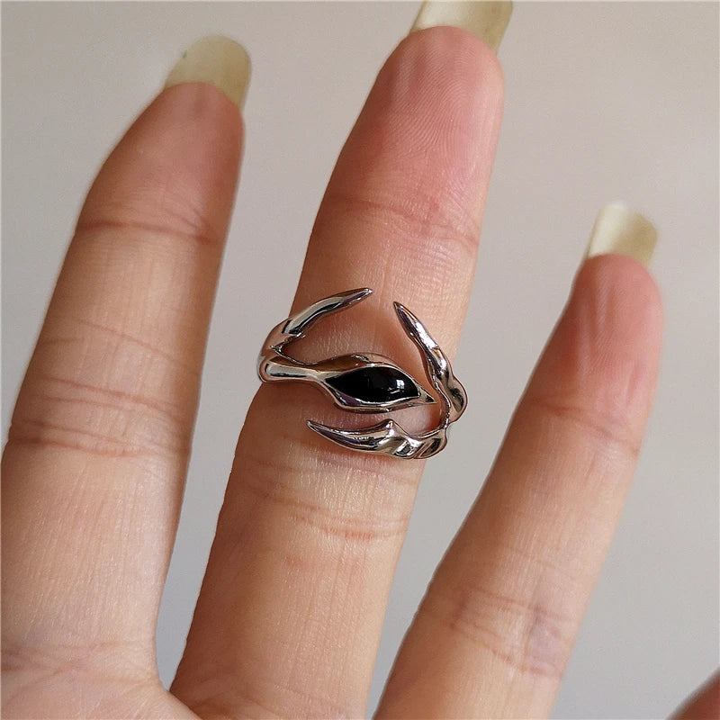 Thorn‑Kissed Rose Chaos Ring